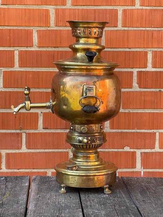 Samovar - Antieke messing Russische samovar – Vroeg tot, Antiek en Kunst, Antiek | Overige Antiek