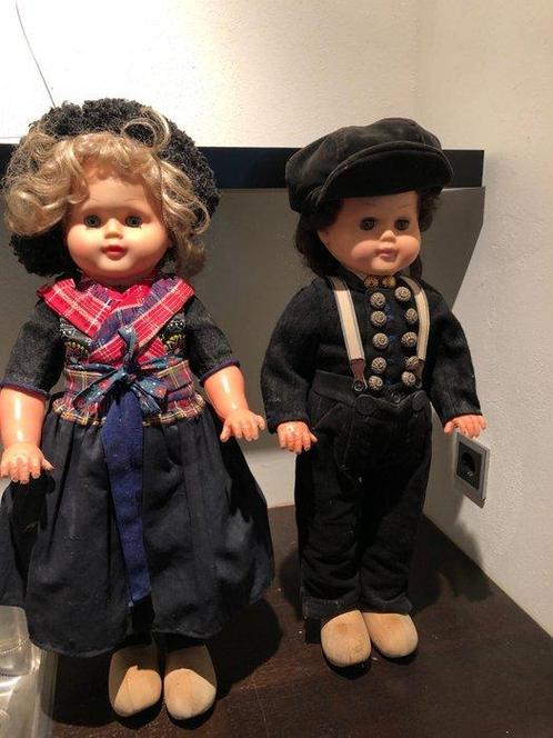 Antique large dutch dolls - boy and girl , with traditional, Antiek en Kunst, Antiek | Speelgoed