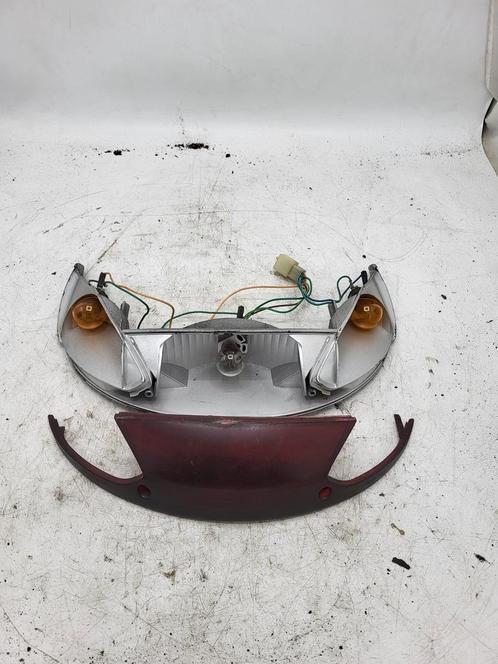 Peugeot Vivacity 2005 / Achterlicht fitting / glas, Fietsen en Brommers, Brommeronderdelen | Scooters, Overige typen, Peugeot