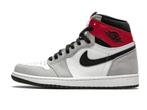 Air Jordan 1 Retro High OG Light Smoke Grey - Maat 40 EU, Kleding | Heren, Ophalen of Verzenden, Nieuw, Jordan