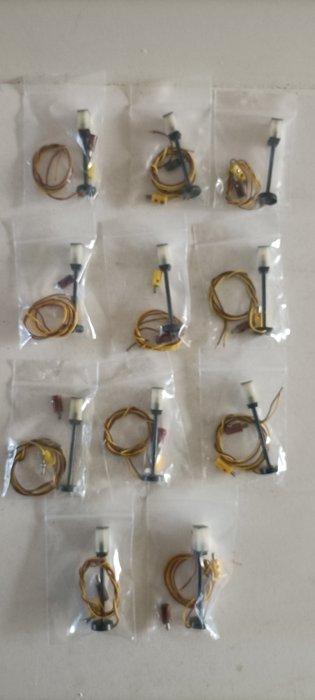 Märklin H0 - 7284 - Modeltrein verlichting (11) - Voetpad, Hobby en Vrije tijd, Modeltreinen | H0