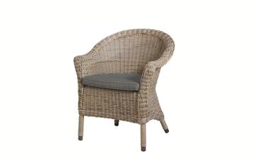 4 Seasons Outdoor Chester tuinstoel pure SALE | beschikbaar voor biedingen