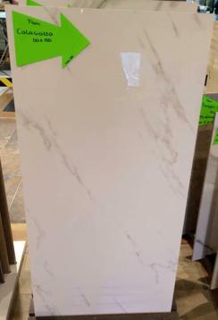 Carrara marmer tegels 60x120 cm in de LEEGVERKOOP