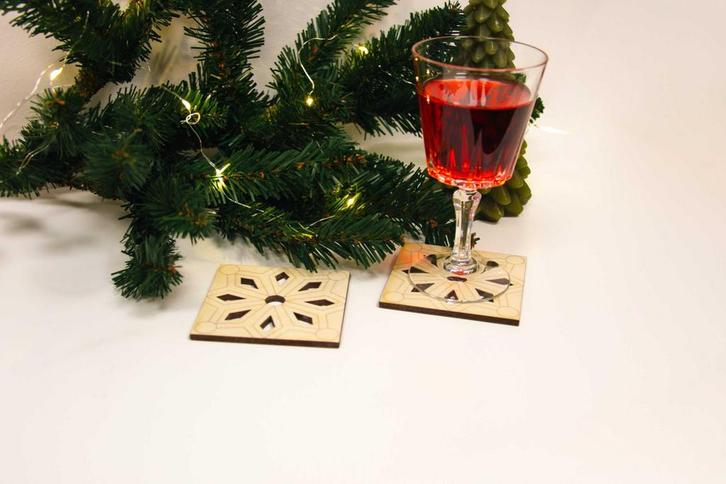 Onderzetters - Sneeuwvlok - Hout - Set van 4 - Ø8,5 cm, Diversen, Kerst, Nieuw, Ophalen of Verzenden