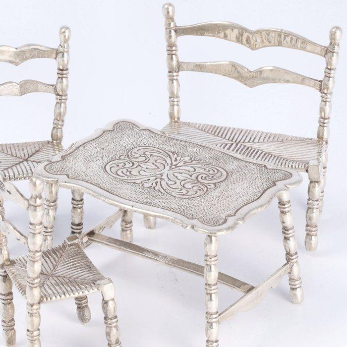 C. & A. Lesener - Meubels - Amsterdam - Miniatuur beeldje, Antiek en Kunst, Antiek | Goud en Zilver