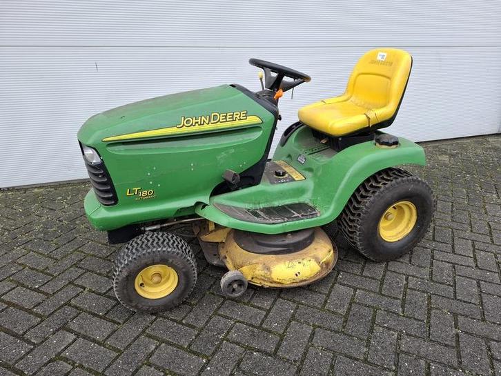 Zitmaaier, John Deere, LT180, Tuin en Terras, Zitmaaiers
