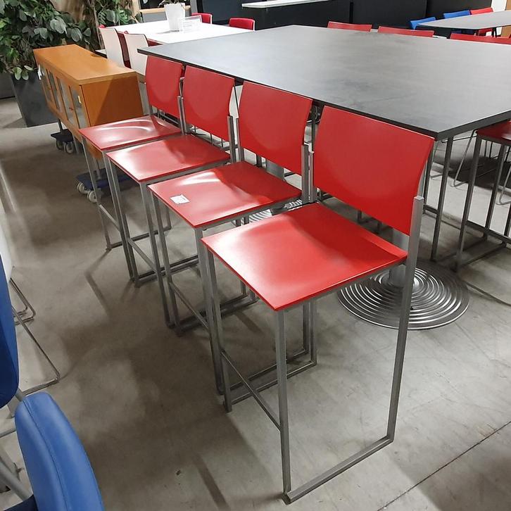 Set 4x Vepa Fiero hoge barkrukken - rode houten zitting, Huis en Inrichting, Barkrukken, Ophalen of Verzenden