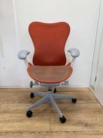 Refurbished Herman Miller Mirra 2 Butterfly Studio Orange, Huis en Inrichting, Verzenden, Oranje, Zo goed als nieuw, Bureaustoel