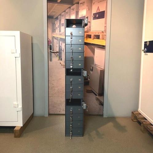 Gebruikte lockerkast Z, Huis en Inrichting, Brandblussers en Brandkasten, Gebruikt, Verzenden