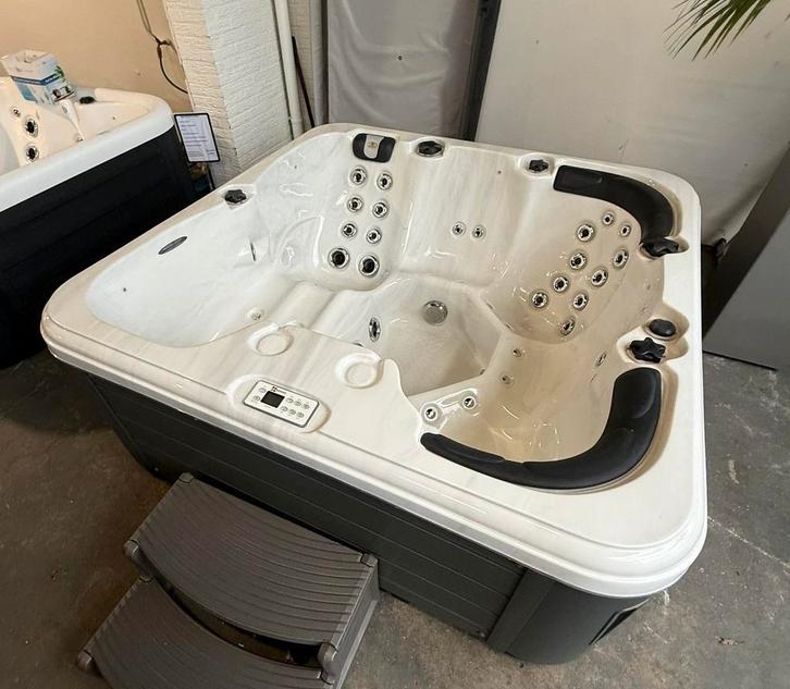 Jacuzzi Passion Refresh incl bezorging en garantie, Tuin en Terras, Bubbelbaden en Hottubs, Vast, Gebruikt, Filter, Trap