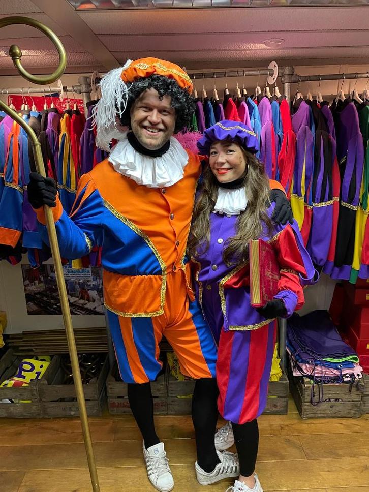 Pietenpak Pietpak Piet en Sinterklaas ruimt kledingkast op, Diversen, Sinterklaas, Zo goed als nieuw, Ophalen