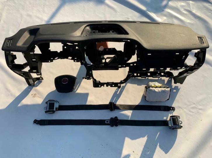 Fiat Doblo Airbagset + dashboard (airbag set), Auto-onderdelen, Dashboard en Schakelaars, Gebruikt, Fiat, Ophalen of Verzenden