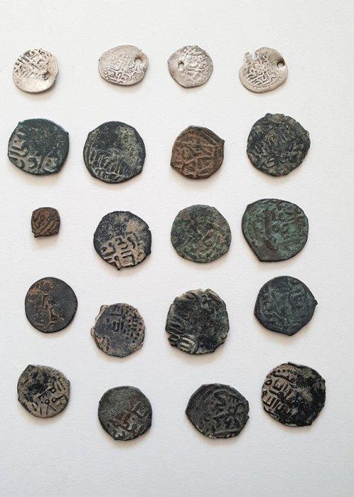 Islamitisch. Lot of 62 Silver and Copper Coins Including, Postzegels en Munten, Munten | Europa | Niet-Euromunten
