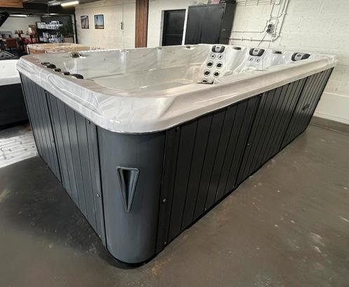 Demomodel - Luxe Zwemspa jacuzzi Passion Activity 2, Tuin en Terras, Bubbelbaden en Hottubs, Zo goed als nieuw, Afdekzeil, Filter