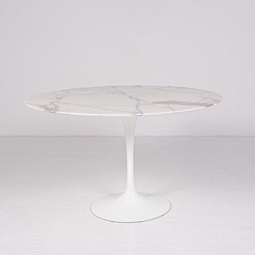 Knoll - Eero Saarinen - Tafel - Tulpentafel - Calacatta, Antiek en Kunst, Antiek | Meubels | Stoelen en Banken
