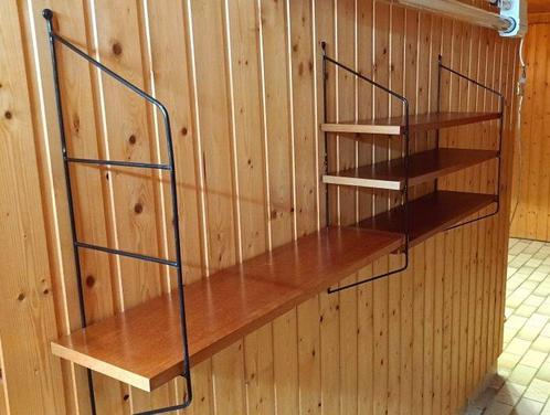 Wandrek - Metaal, mahoniehout - Een zevengangen boekenkast /, Antiek en Kunst, Kunst | Designobjecten