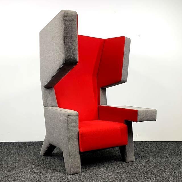 Prooff EarChair Fauteuil - Grijs/Rood, Huis en Inrichting, Stoelen, Gebruikt, Ophalen of Verzenden