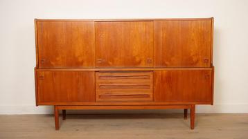 Vintage highboard | Johannes Andersen | Deens design | Teak beschikbaar voor biedingen