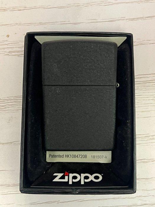 Zippo - Zippo black cracked copper with Marlboro engraving., Verzamelen, Rookartikelen, Aanstekers en Luciferdoosjes