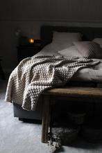SILT Woondeken / plaid Bergen kiezel, Huis en Inrichting, Woonaccessoires | Plaids en Woondekens, Ophalen of Verzenden, Nieuw