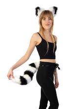 Haarband Furry Oren Staart Set Zwart Wit Strepen Maki Wasbee, Ophalen of Verzenden, Nieuw, Carnaval, Accessoires