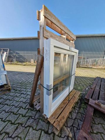 Outlet - 2e kans : Vast glas | hout (34) beschikbaar voor biedingen