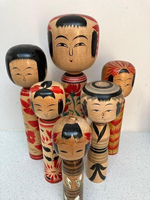 Een prachtige verzameling vintage Kokeshi in verschillende, Antiek en Kunst, Antiek | Overige Antiek