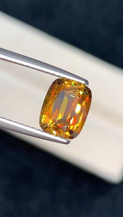 Zonder Minimumprijs - 1 pcs Geel, Oranje Titaniet - 2.18 ct, Sieraden, Tassen en Uiterlijk, Edelstenen