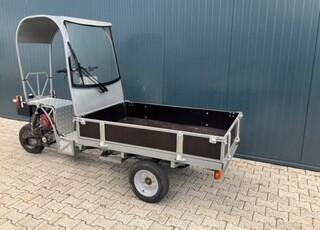Bakfiets brommer beschikbaar voor biedingen