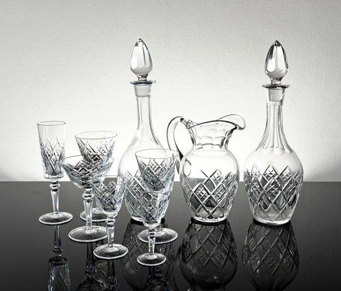 Drinkservies (49) - Grote service van oude kristallijne -, Antiek en Kunst, Antiek | Meubels | Tafels