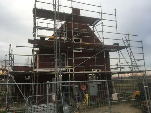 Verhuur van metselsteiger, renovatiesteiger, gevelsteiger, Doe-het-zelf en Verbouw, Steigers, Gevelsteiger, Zo goed als nieuw