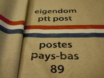 postzakken stof beschikbaar voor biedingen