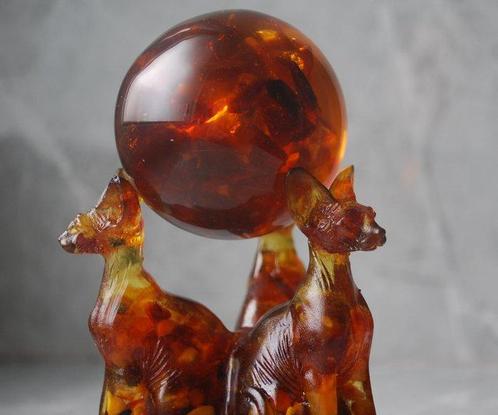 3 Baltische Amber Sphynx katten houden een Amber Ball vast, Verzamelen, Dierenverzamelingen