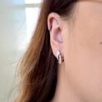 Bicolor gouden oorstekers met zirconia | Altinbas (witgoud), Sieraden, Tassen en Uiterlijk, Gebruikt, Overige kleuren, Ophalen of Verzenden