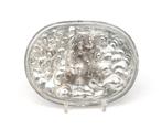 Een zilveren ovalen plaquette, Duitsland, Augsburg, 17e eeuw