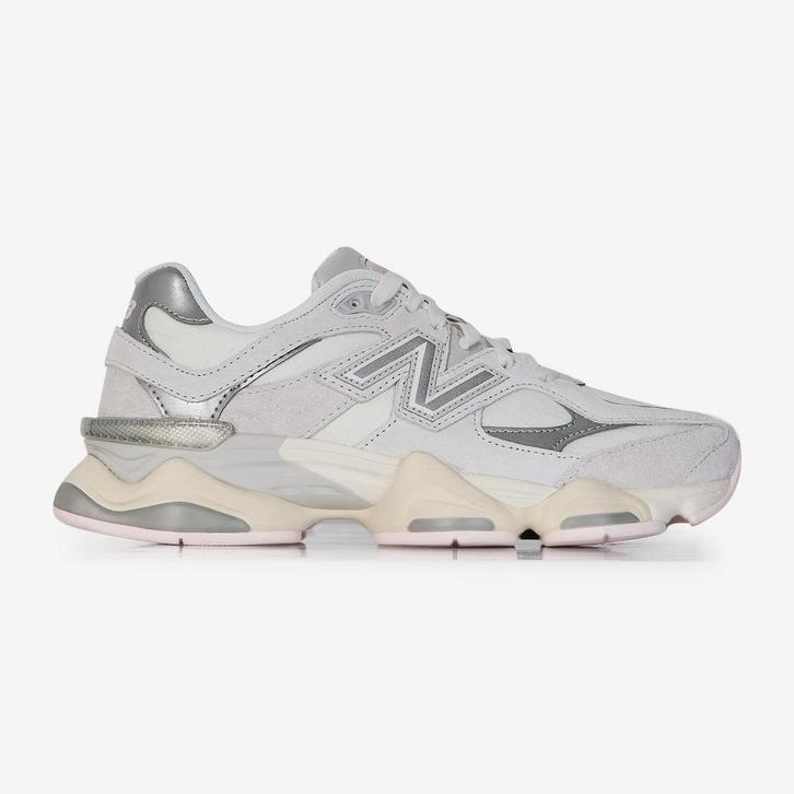 New Balance 9060 Coquette Grey - Maat 38 EU, Kleding | Heren, Schoenen, Ophalen of Verzenden