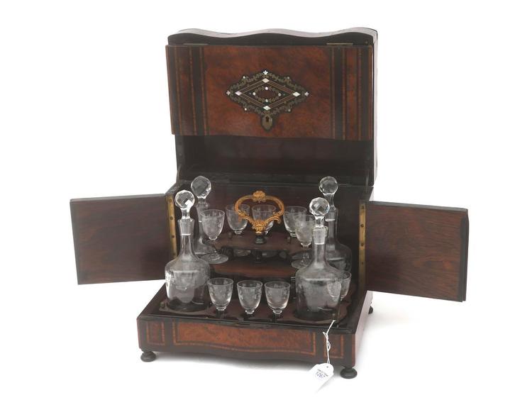 Napoleon III notenhouten likeurkelder, Frankrijk, 19e eeuw, Verzamelen, Glas en Borrelglaasjes, Gebruikt