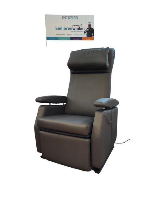 Fitform Sta op stoel in de kleur antraciet met 3 motoren, Huis en Inrichting, Fauteuils, 50 tot 75 cm, Minder dan 75 cm, Zo goed als nieuw