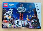 Lego - LEGO City Base Espacial y Plataforma de Lanzamiento -, Kinderen en Baby's, Nieuw