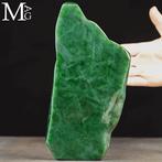Zeer waardevol mineralenmonster - nephriet jade uit