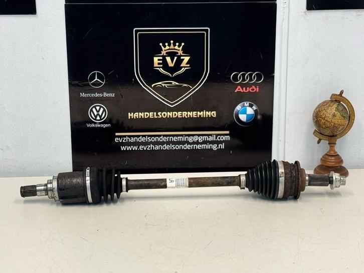 Suzuki Swift aandrijfas links voor bj.2011 art.44102-68L01, Auto-onderdelen, Remmen en Aandrijving, Gebruikt, Suzuki