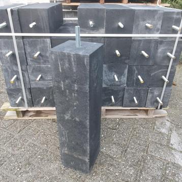 Betonpoeren 15x15cm antraciet. Nieuw, uit voorraad leverbaar beschikbaar voor biedingen