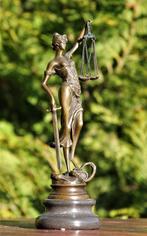Beeld, vrouw justitia - 23 cm - brons marmer
