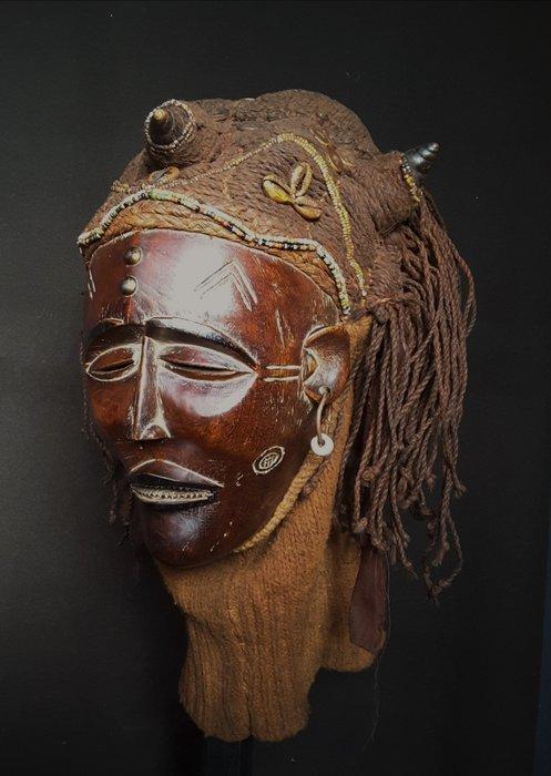 Mask - Lunda - Zambia - Zeldzaam Mwana Pwevo-masker, Antiek en Kunst, Kunst | Niet-Westerse kunst