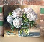 Merie Khys (XX-XXI) - Still life with white peonies, Antiek en Kunst, Kunst | Schilderijen | Klassiek