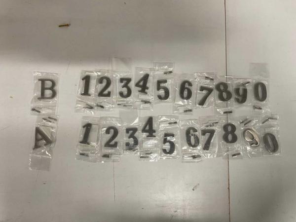 Veiling - Yale huisnummer set 22-delig, Doe-het-zelf en Verbouw, IJzerwaren en Bevestigingsmiddelen