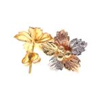 18 K. Tricolor gouden oorstekers als bloem (witgoud), Ophalen of Verzenden, Gebruikt, Overige kleuren, Goud
