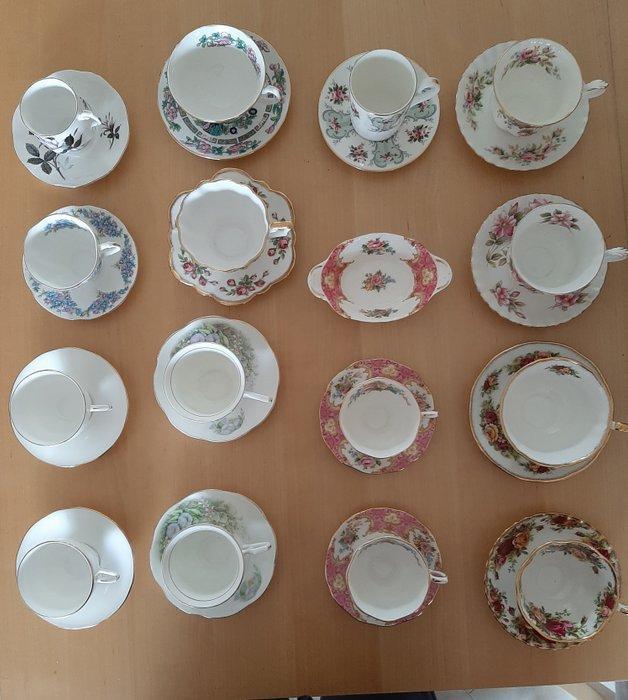 Royal Albert - Kop en schotel (27) - Porselein, Antiek en Kunst, Antiek | Meubels | Tafels