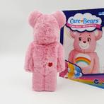 Medicom toy - Bearbrick - Cheer Bear (Costume Edition) 400%