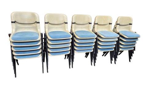 Vitra - Giancarlo Piretti, Emilio Ambasz - Stapelbare stoel, Antiek en Kunst, Antiek | Meubels | Stoelen en Banken